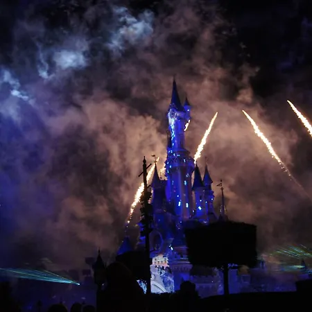 Eureka-disneyland Paris & Val D'europe Parking Gratuit Wifi Rer A