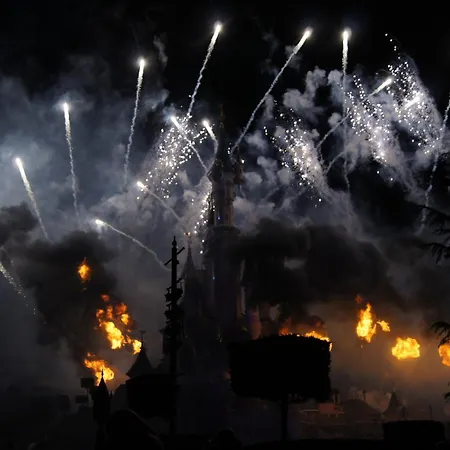 Eureka-disneyland Paris & Val D'europe Parking Gratuit Wifi Rer A
