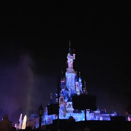Eureka-disneyland Paris & Val D'europe Parking Gratuit Wifi Rer A Chessy (Seine-et-Marne)